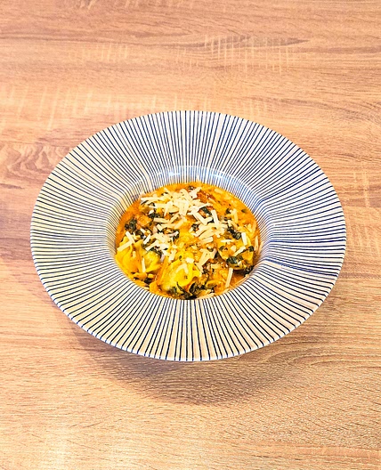 Tortelloni, saucisse & sauce crémeuse