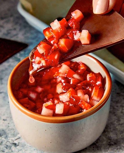 Strawberry Salsa and Chocolate Chips Recipe