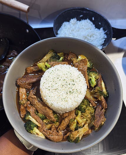 BEEF & BROCCOLI
