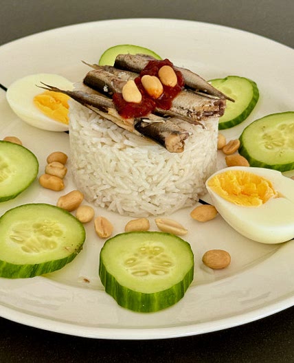 Malaysian coconut milk rice - nasi lemak