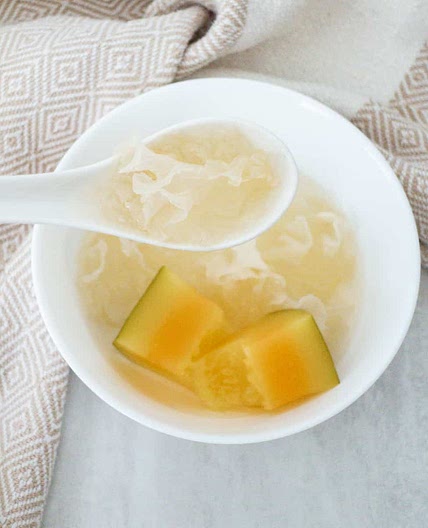 Chinese Papaya Dessert with Snow Fungus 木瓜雪耳糖水