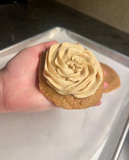 Copycat Crumbl Snickerdoodle (lower calorie)