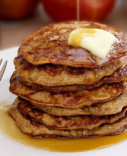 Paleo Apple-Cinnamon Pancakes
