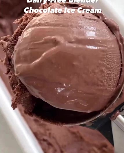 VEGAN BLENDER CHOCOLATE 🍫 ICE CREAM! 🍨Actually life changing cre