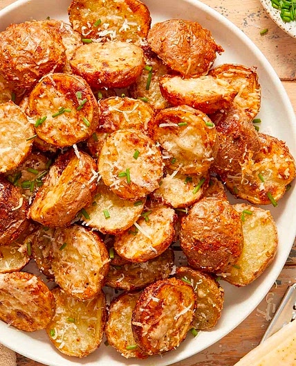 Air fryer roasted parmesan garlic potatoes