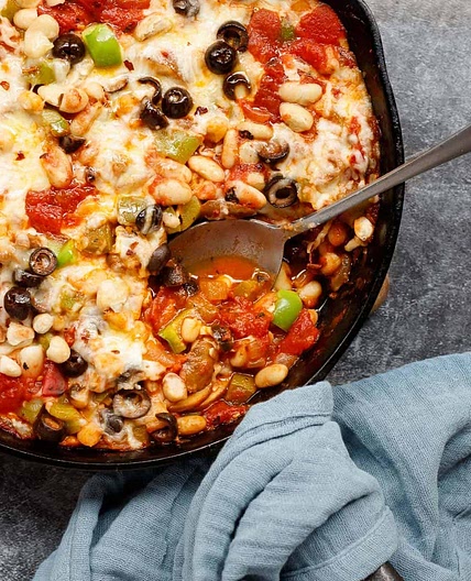 Cheesy Pizza Beans Skillet