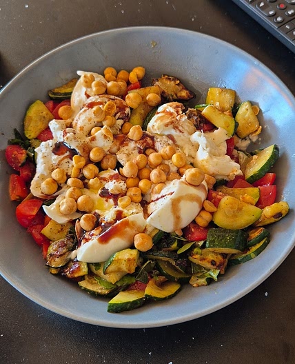 Warmer Zucchini Salat mit Burrata