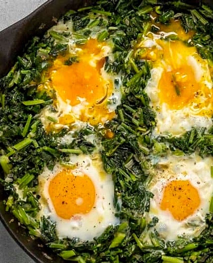 Soft Egg & Spinach Breakfast Bowl