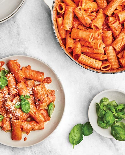 Rigatoni With Easy Vodka Sauce