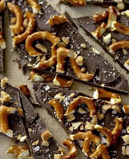 Healthy Chocolate Pretzel Bark