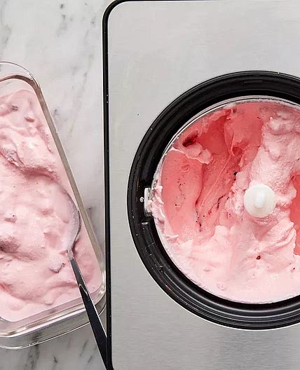 Cuisinart Fresh Strawberry Ice Cream 