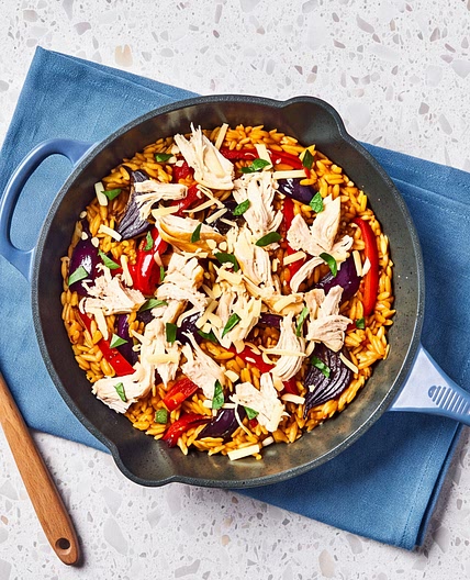 One Pot Pulled Chicken, Red Pepper & Pesto Orzo