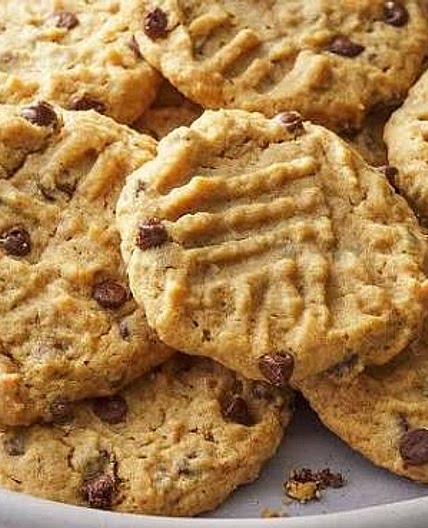 Easy Peanut Butter Chocolate Chip Cookies