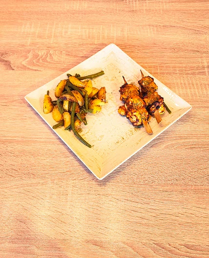 BROCHETTES DE POULET AU PESTO ROSSO