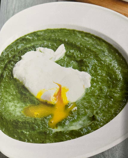 Soupe aux épinards et œufs pochés 