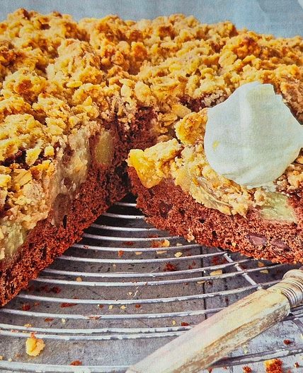 Schoko-Birnen-Kuchen mit Knusperstreuseln