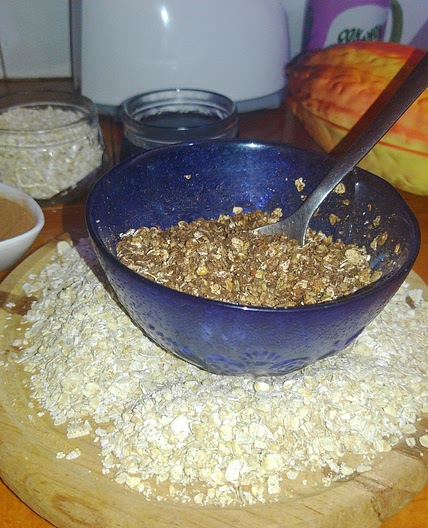 ​2-Minute Healthy Snack: Toasted Oats, Sesame & Cocoa