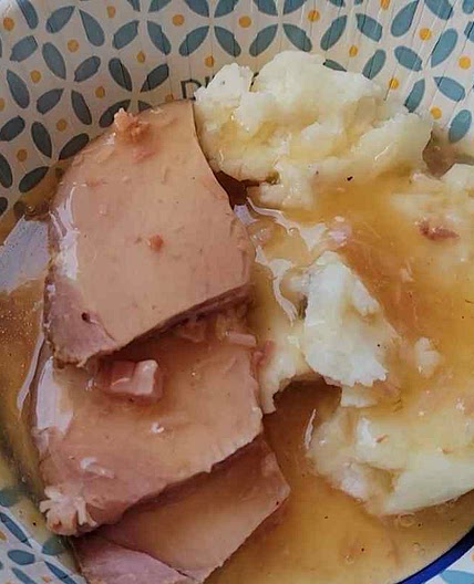 Easy Ham Gravy From Drippings – Perfect for Ham and Mashed Potatoes