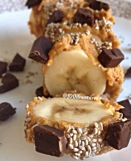 Banana with hemp seeds, chocolate chips and peanut butter