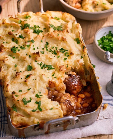 Meatball cowboy pie