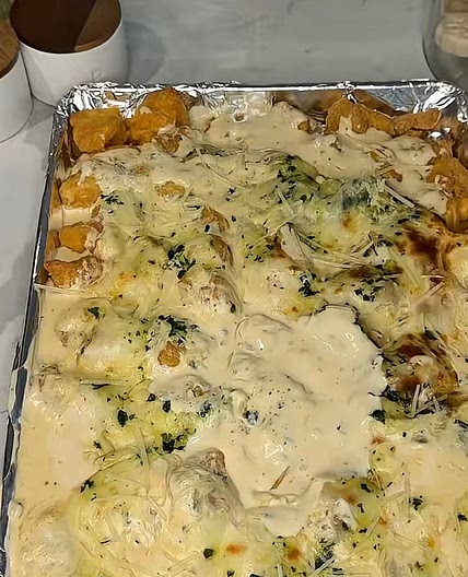 Cheesy chicken Alfredo done easy