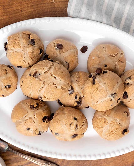 Traditional Hot Cross Buns Recipe With Honey and Raisins