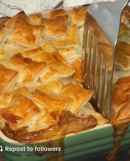 Chicken, Leak and Bacon Puff Pastry Pie