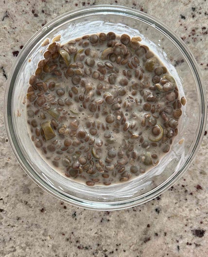 Lentils in yogurt