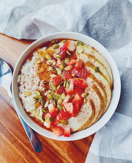 Pear & Cinnamon Oatmeal