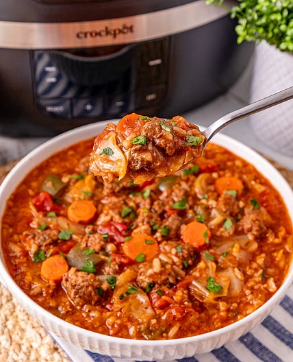 Easy Crockpot Cabbage Roll Soup (With Ground Beef)