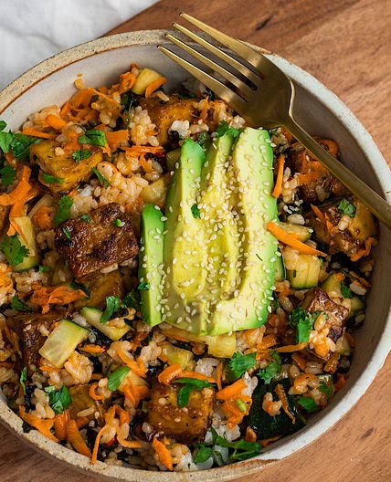 Vegan Sushi Salad with Spicy Mayo Dressing