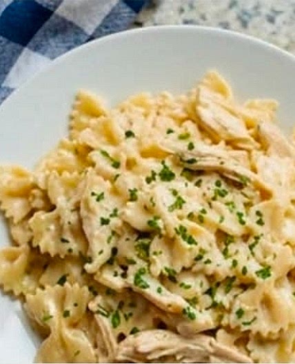 Slow Cooker Ranch Chicken Pasta