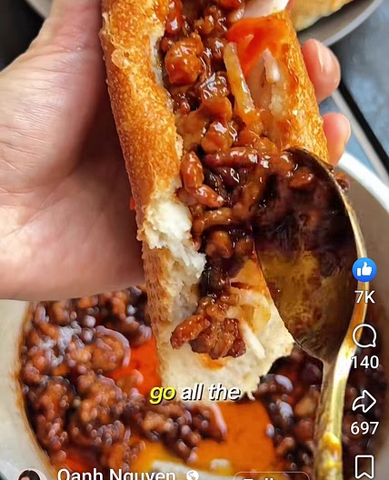Bánh Mì Sốt Thịt Bầm