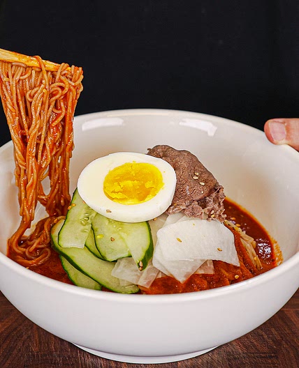 Bibim Naengmyeon (Korean Spicy Cold Noodles)