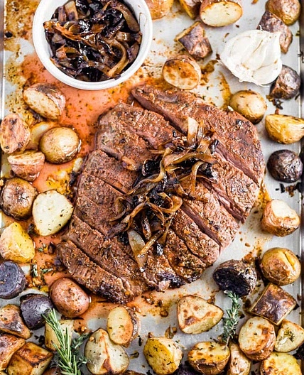 Garlic-Herb Sheet Pan Steak & Potatoes with Roasted Broccoli, Red Peppers and Green Beans