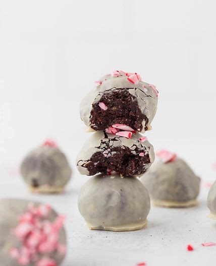 Chocolate Peppermint Protein Balls (Refined Sugar-Free, No Bake, High Protein, Vegan)