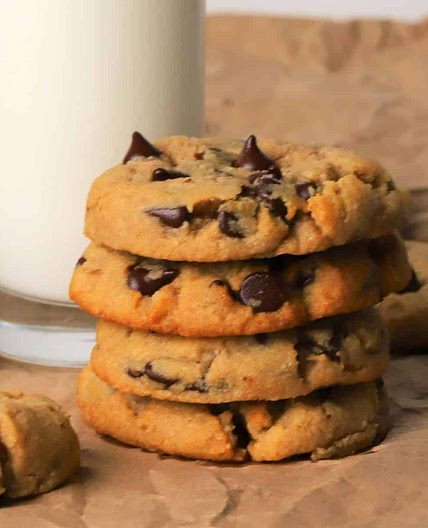 Low Carb Chocolate Chip Cookies (Soft & Chewy)