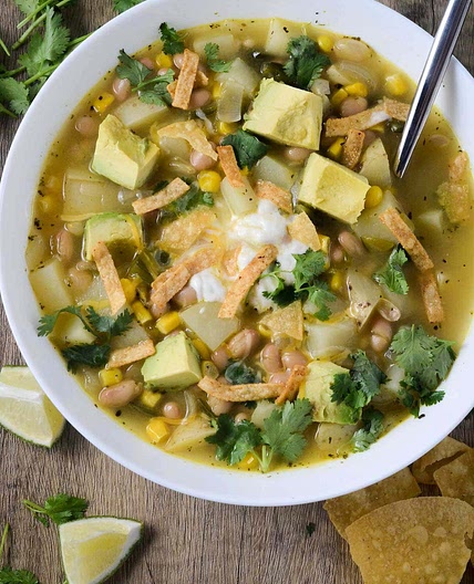 Easy One Pot White Bean Chili (Vegan)