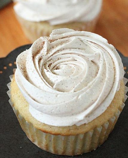 Apple Pie Stuffed Cupcakes