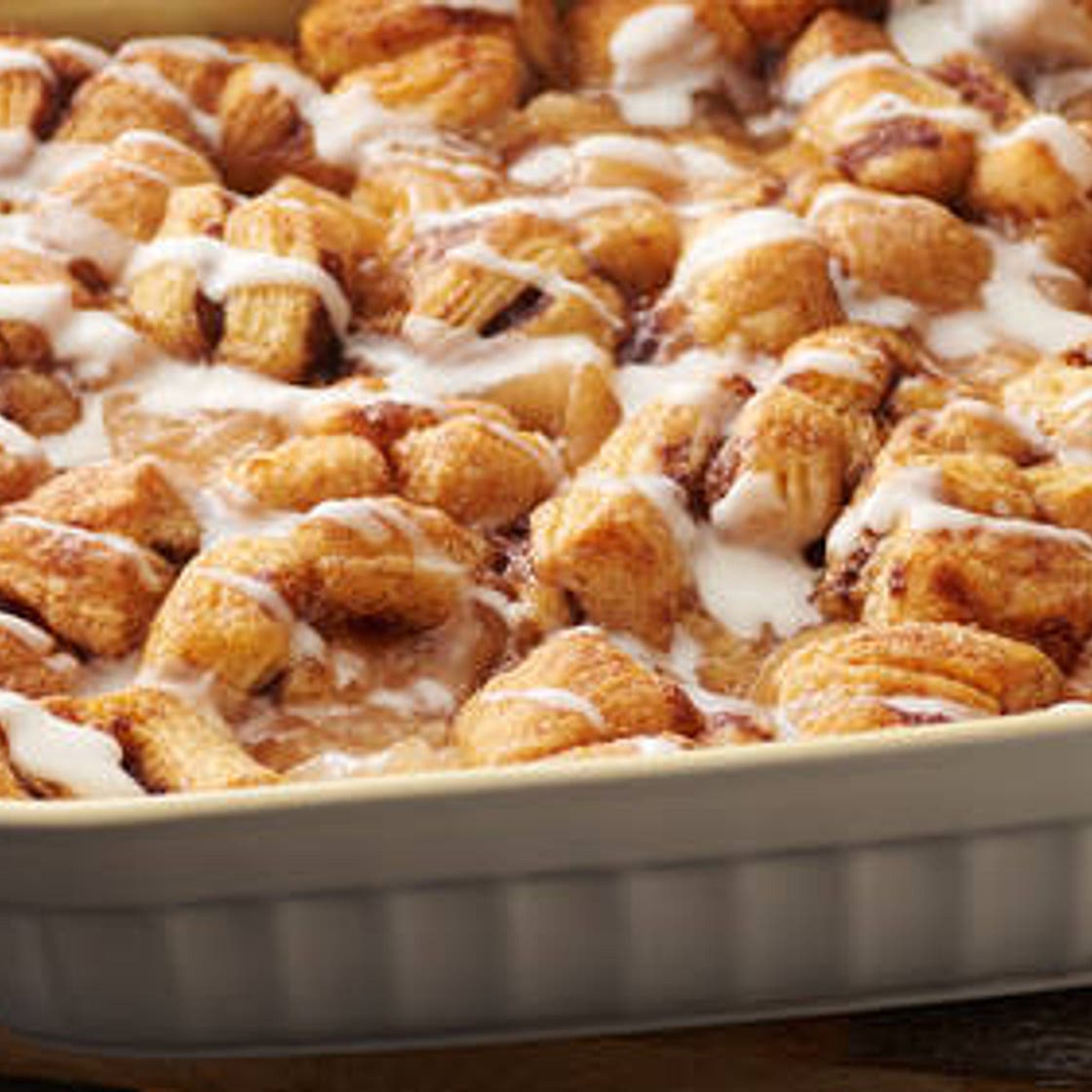 Make-Ahead Apple Pie Cinnamon Roll Breakfast Bake