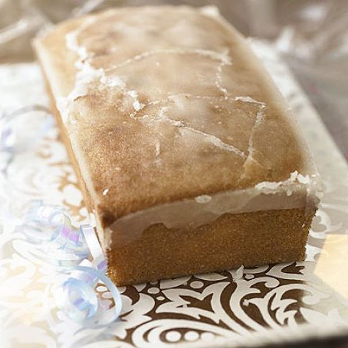 Lemon drizzle cake