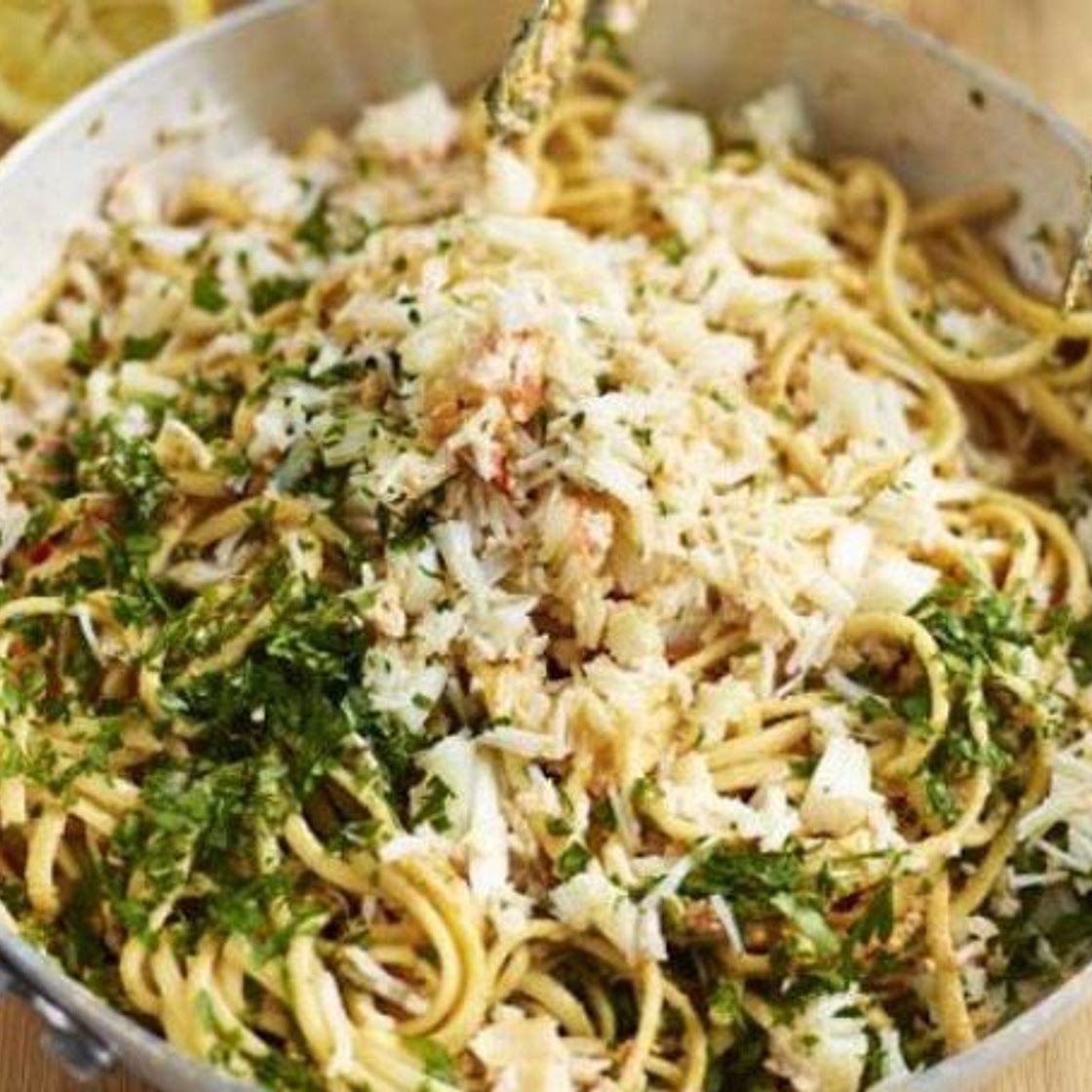 Crab linguine with chilli & parsley
