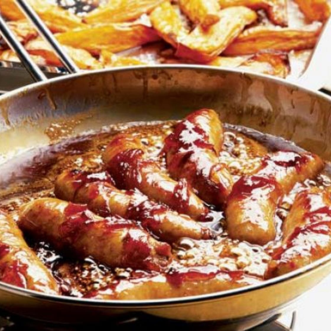 Sausages with quick onion gravy & sweet potato chips