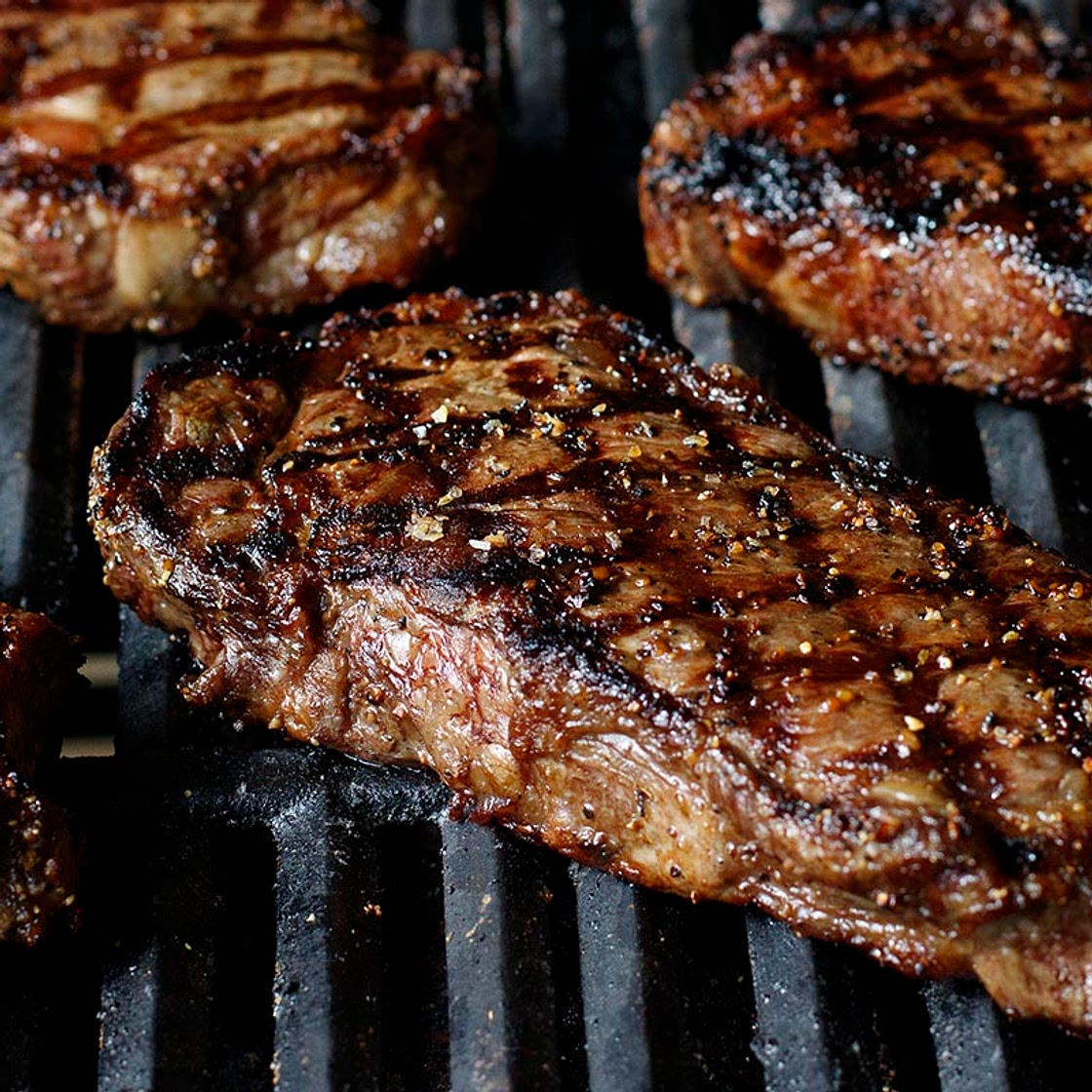 GRILLED STEAK RECIPE WITH MONTREAL STEAK MARINADE