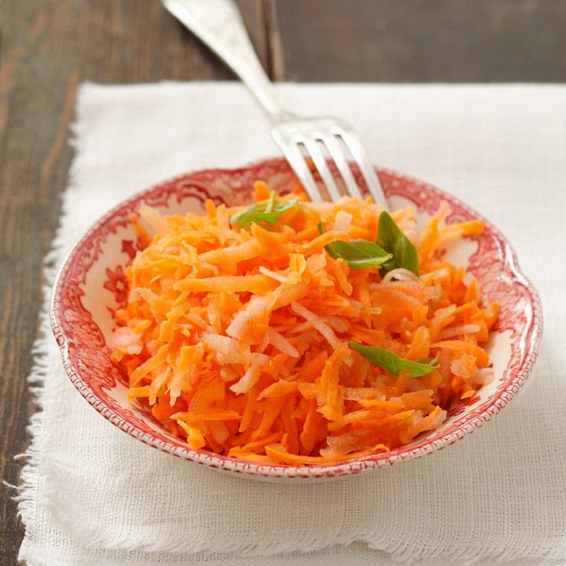 Möhren-Apfelsalat