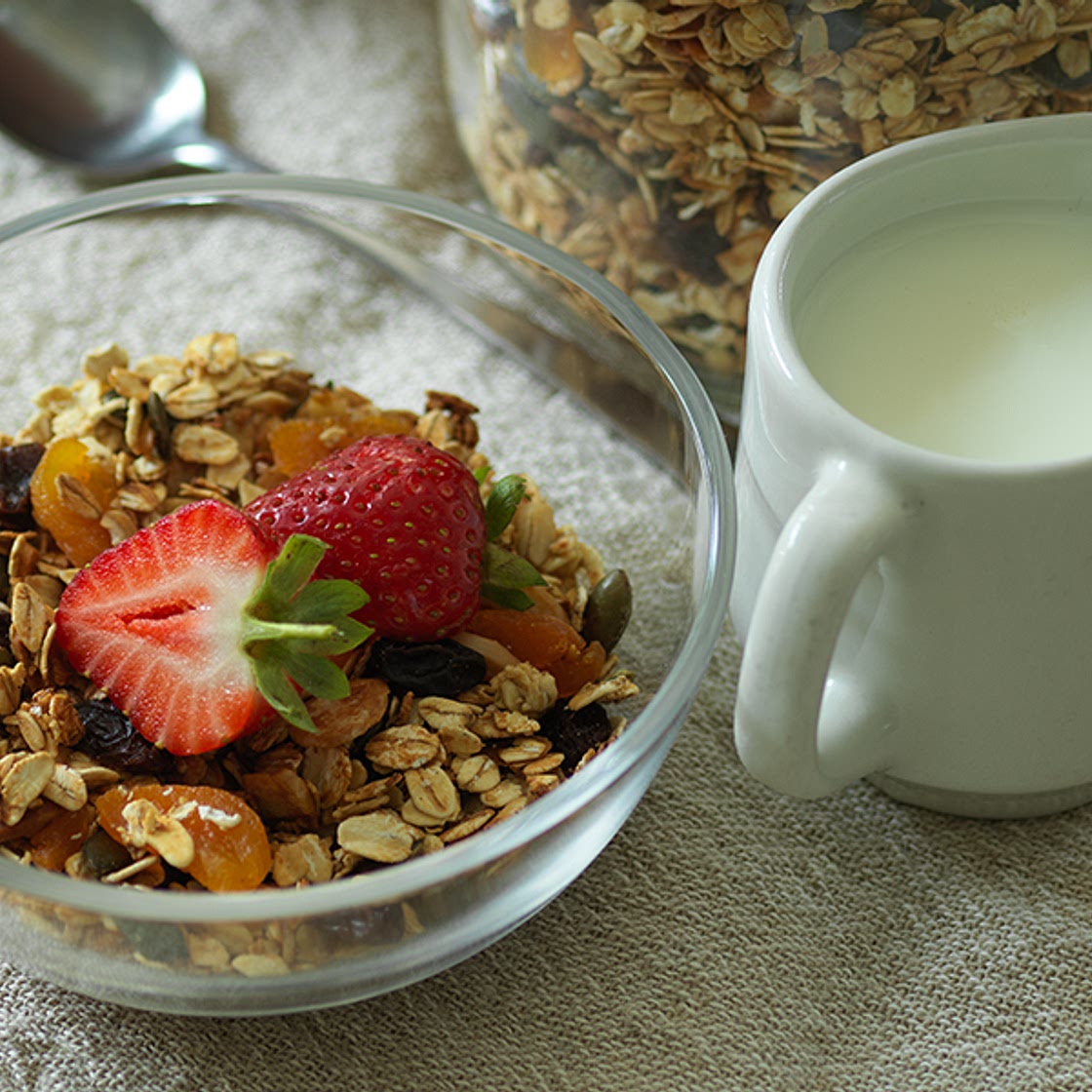 Almond, apricot and pumpkin seed granola