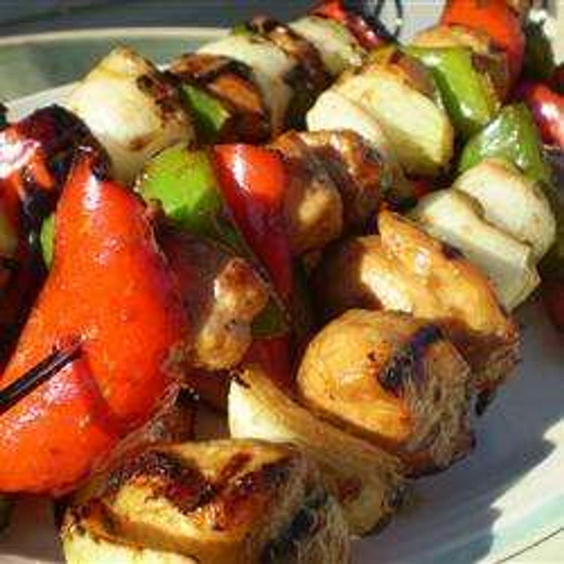 Brochettes de poulet au miel et à la sauce soya