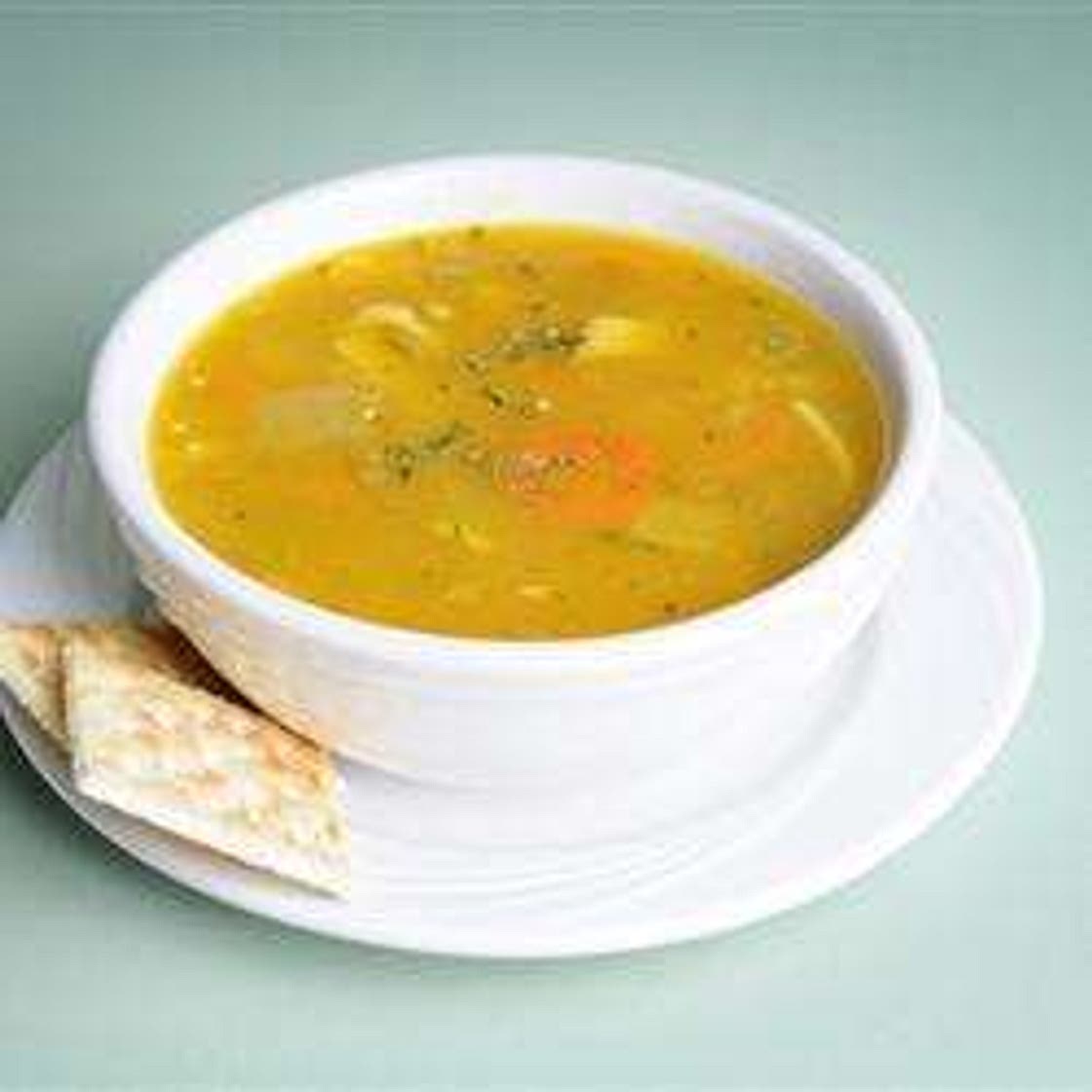 Soupe poulet et nouilles réconfortante