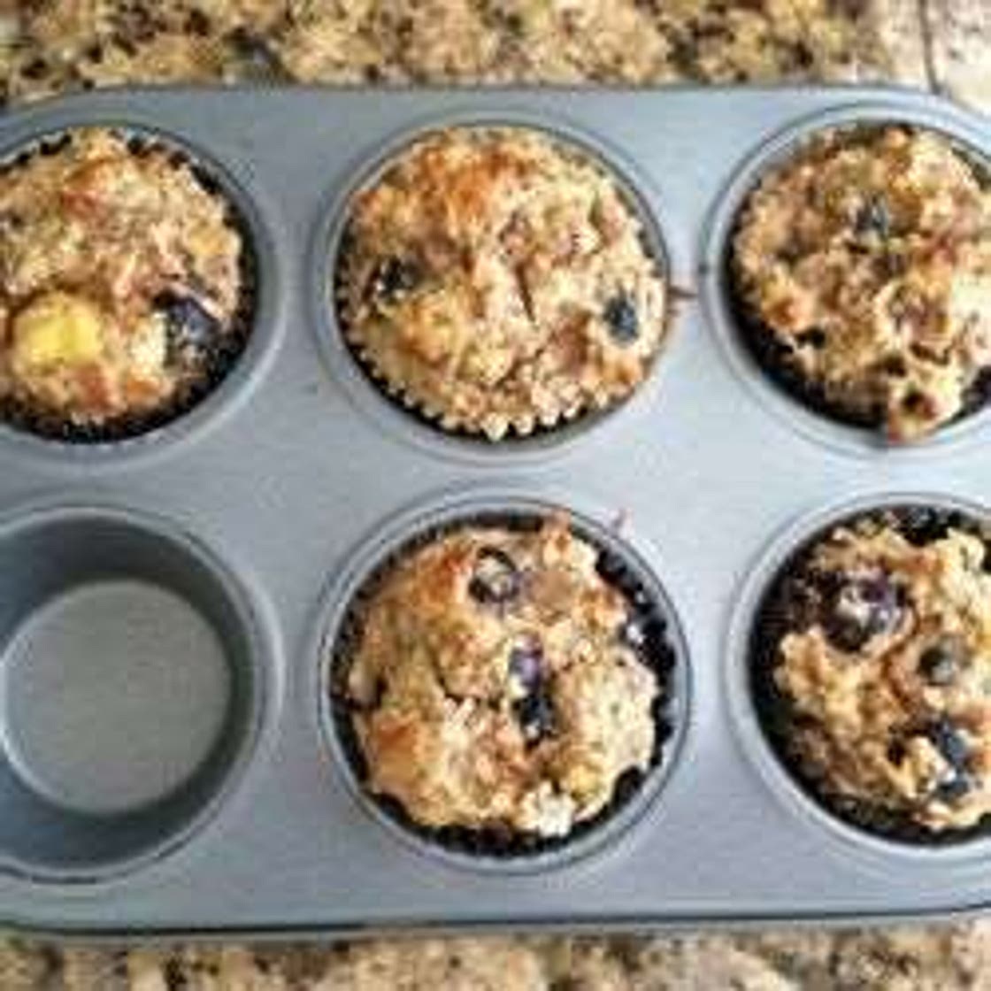 Muffins sans gluten aux bananes, bleuets et amandes