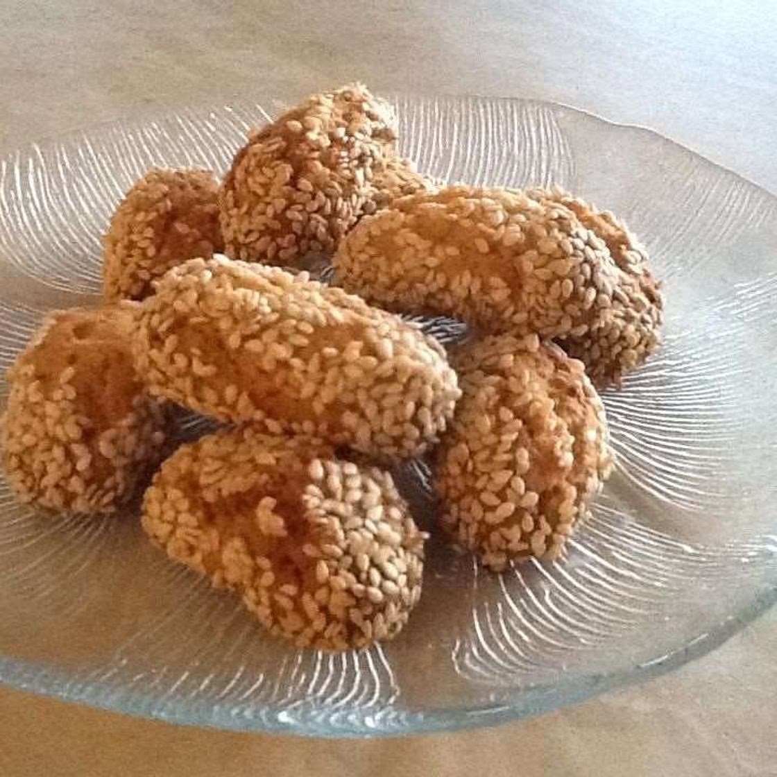 Sesame seed biscuits